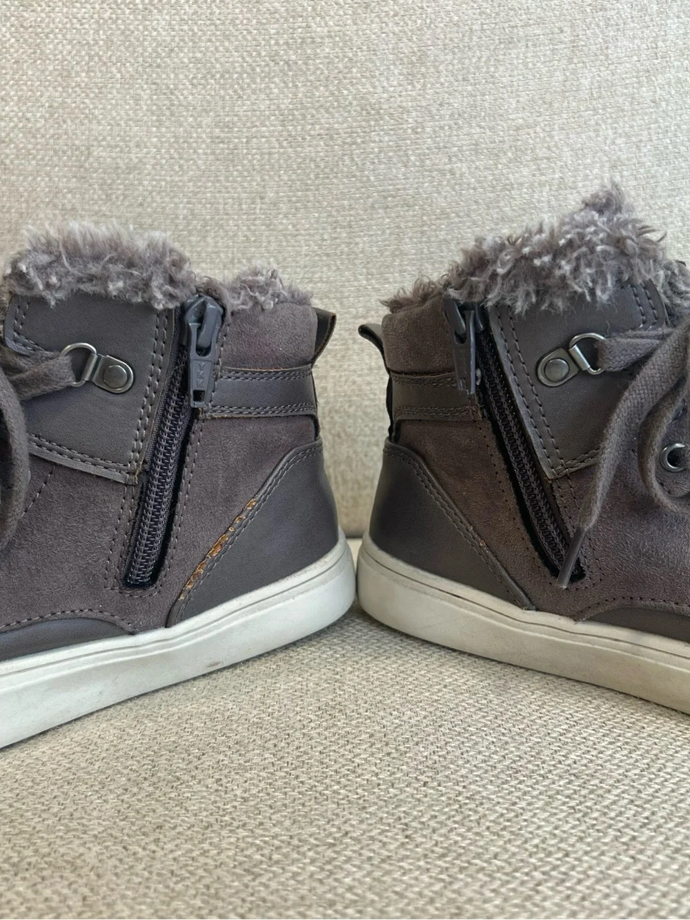 Old Navy Size 11 Toddler Gray Faux Fur Lined Lace-Up Boots GUC